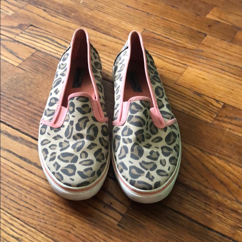 Sperry top Sliders leopard print.